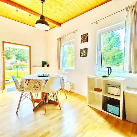 - Waldrand-lage Mit Garten, Grill & Parkplatz * Schömberg