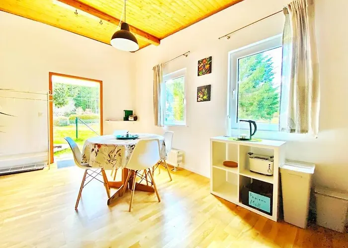 - Waldrand-lage Mit Garten, Grill & Parkplatz * Schömberg